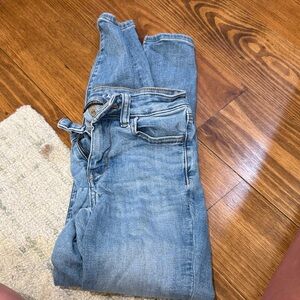 American Eagle Outfitters Light Wash Skinny Jeans